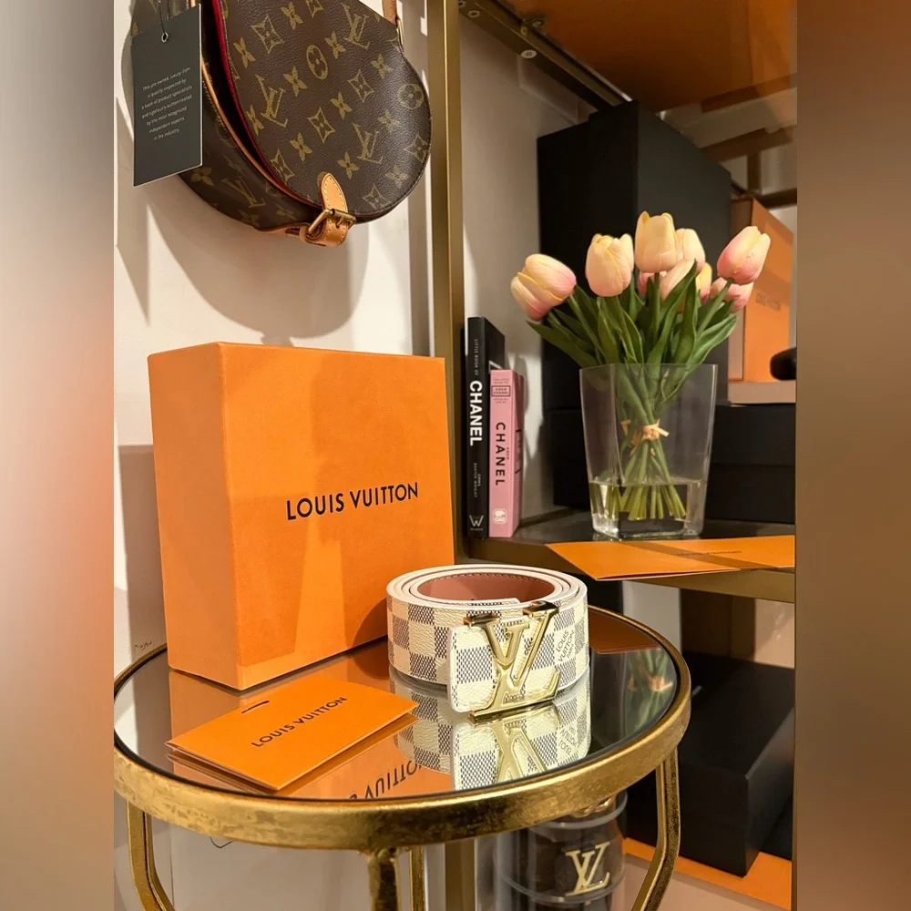 Louis Vuitton Damier Cream/Grey Initiales LV Gold 40mm Belt - Picture 2 of 14